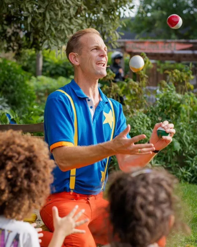 Busy weekend of parties for Magic Sam. He has loved making new friends and making Shayan giggle! Thank you everyone for so much fun! #childrensentertainment #kidsentertainerlondon #kidsparty #childrensentertainer #londonentertainment #kidsparty